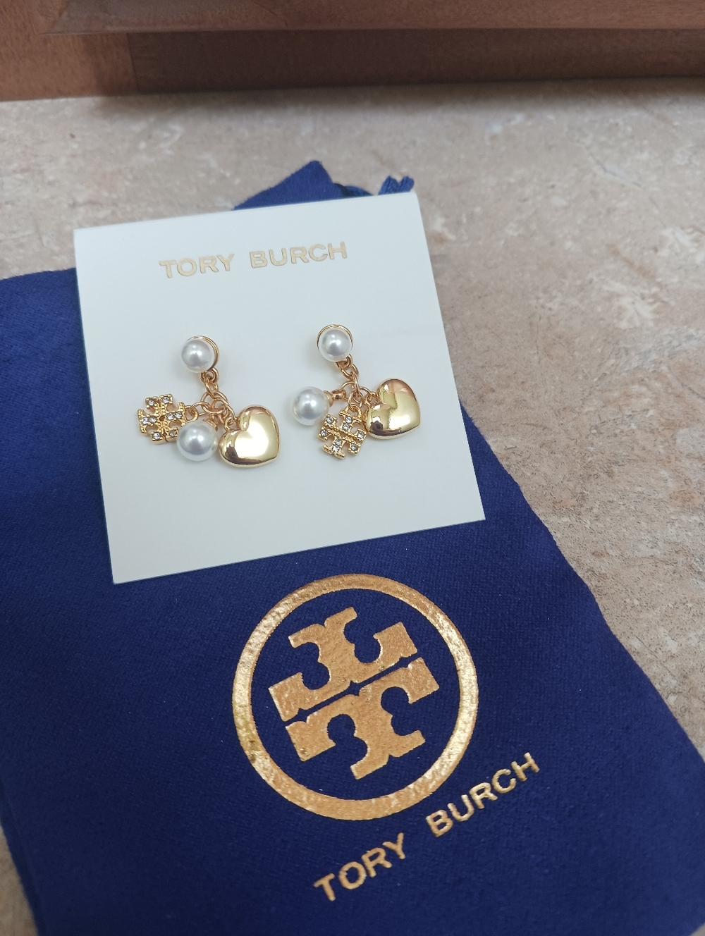 🎁gift for my bestie🎁 Tory Burch Gold Heart and Pearl Drop Charm Earrings